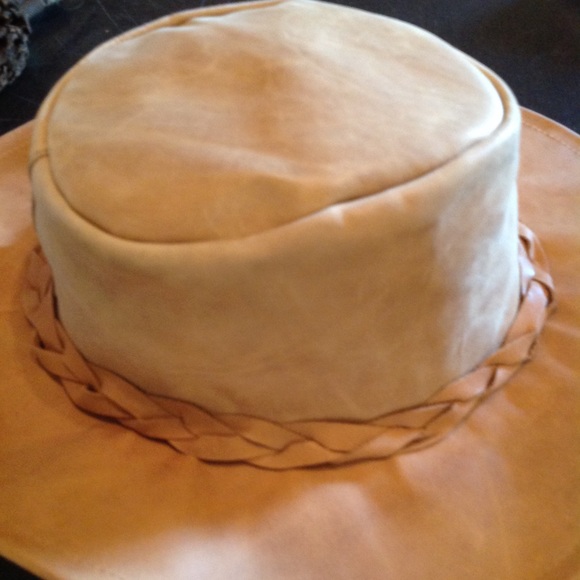 SOOLD Lack of color boho chic leather hat ! - Picture 5 of 8